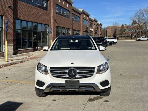 Used 2018 Mercedes-Benz GLC 300 4MATIC image 3