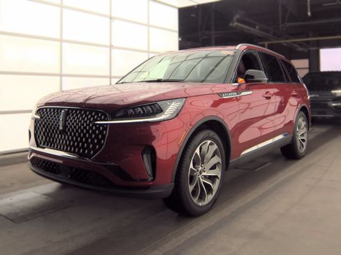 Used 2026 Lincoln Aviator Reserve AWD/4WD image 4