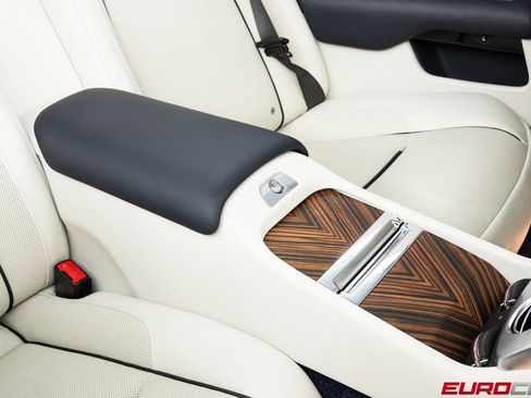 Used 2016 Rolls-Royce Dawn image 37