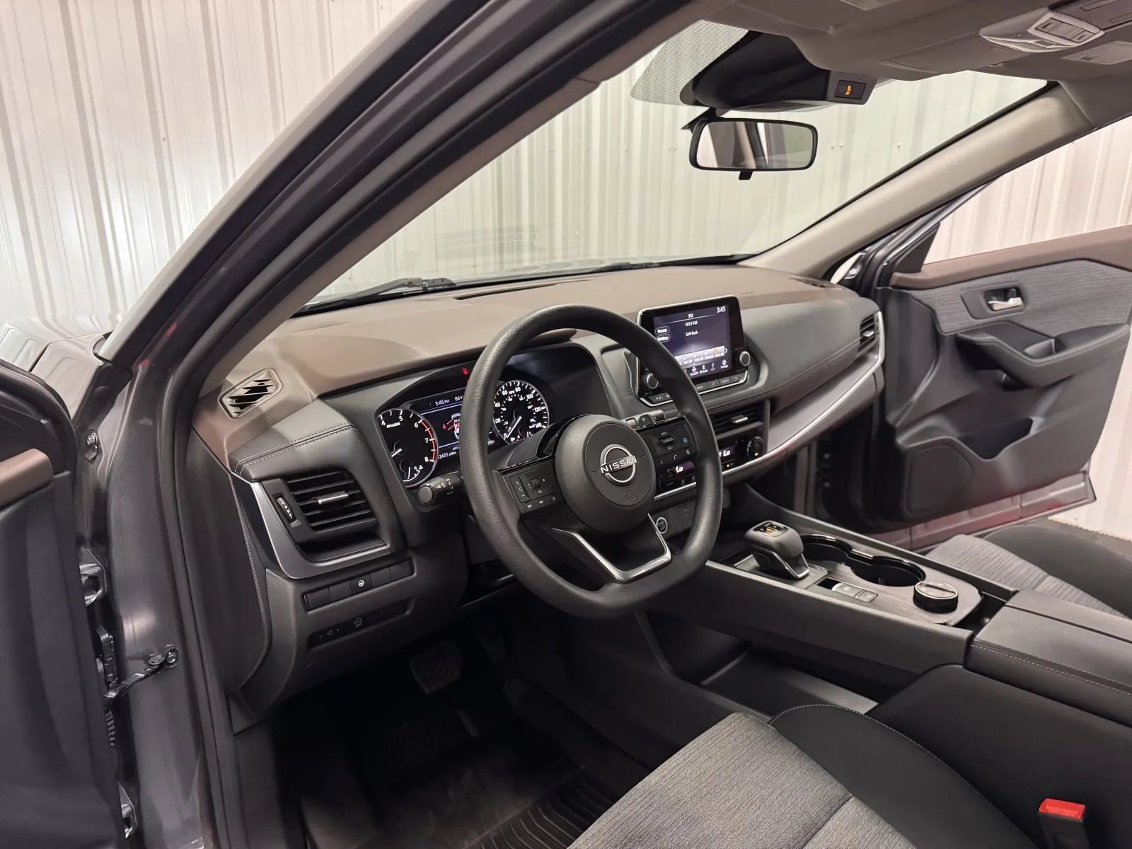 Used 2023 Nissan Rogue SV AWD/4WD image 34