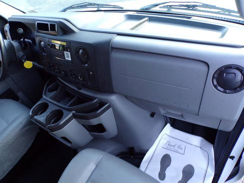 Used 2014 Ford E-250 and Econoline 250 Extended w/ Power Group image 19