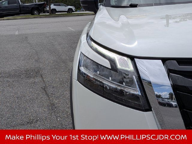 Used 2023 Nissan Pathfinder Platinum w/ Cargo Package AWD/4WD image 9