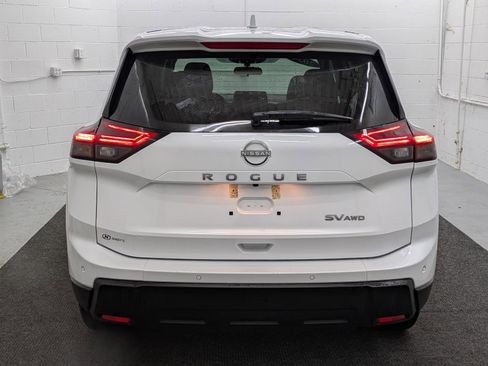 Used 2024 Nissan Rogue SV image 17