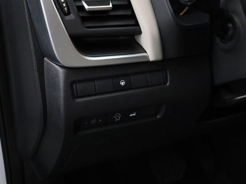 Used 2025 Nissan Rogue SV image 13