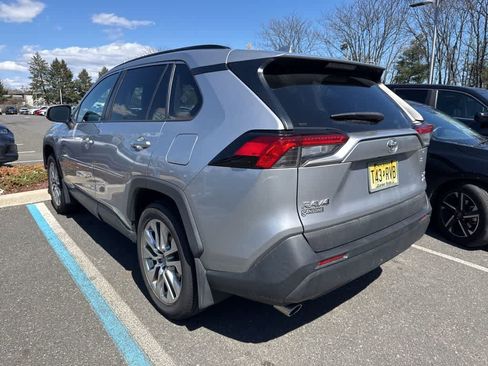 Used 2021 Toyota RAV4 XLE Premium image 2