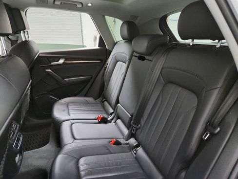 Used 2020 Audi Q5 2.0T Premium w/ Convenience Package AWD/4WD image 23