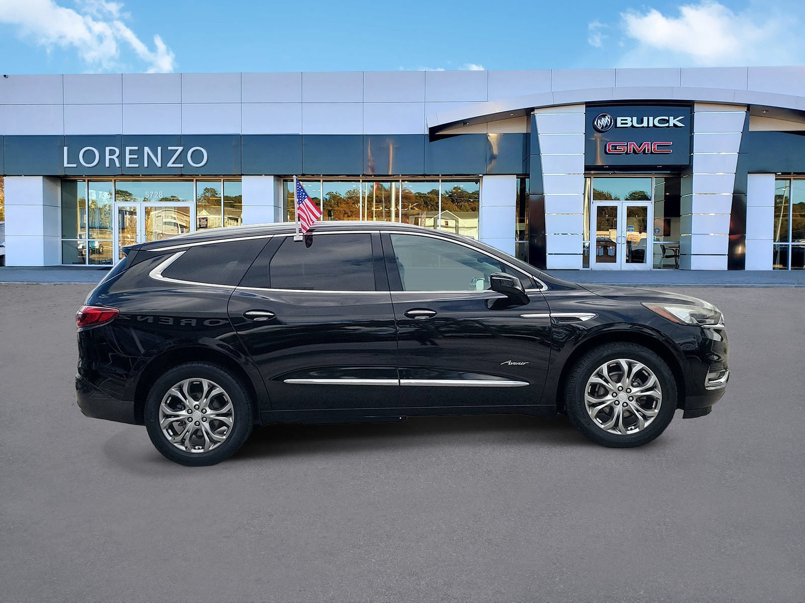 Used 2018 Buick Enclave Avenir w/ Avenir Technology Package FWD image 4