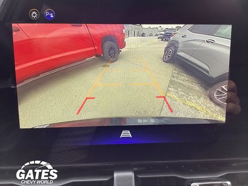 Used 2025 Chevrolet Equinox LT AWD/4WD image 16