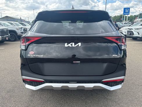 Used 2024 Kia Sportage LX AWD/4WD image 6