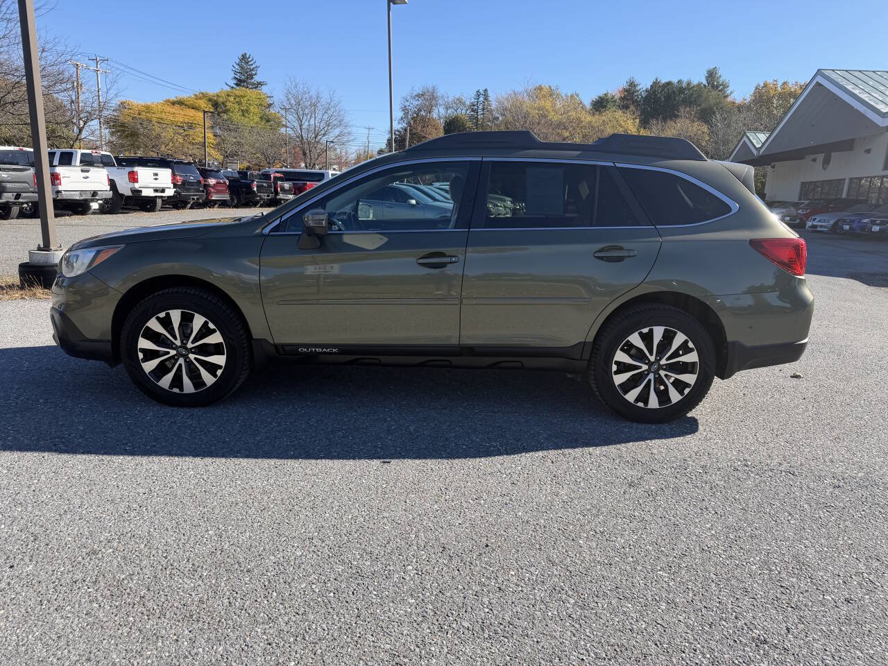 Used 2016 Subaru Outback 2.5i Limited AWD/4WD image 2