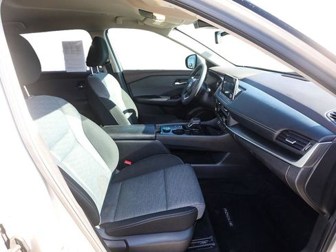 Used 2023 Nissan Rogue SV image 22