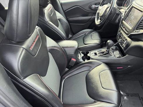 Used 2019 Jeep Cherokee Trailhawk w/ Cold Weather Group image 19