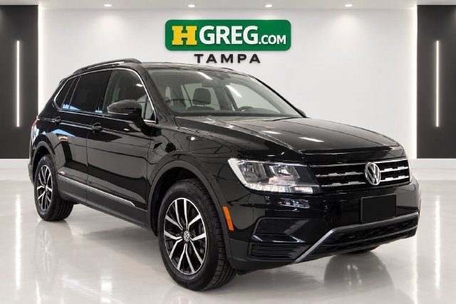 Used 2021 Volkswagen Tiguan SE w/ Panoramic Sunroof Package FWD image 4
