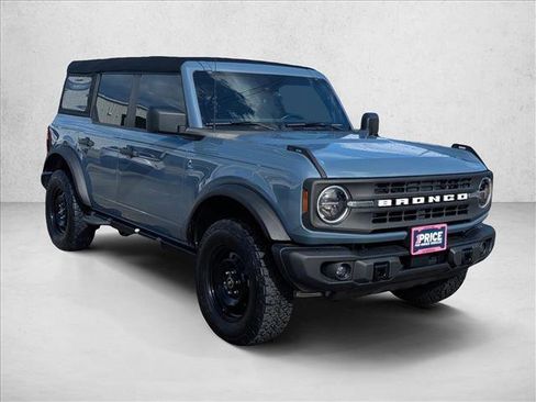 Used 2023 Ford Bronco Black Diamond image 3
