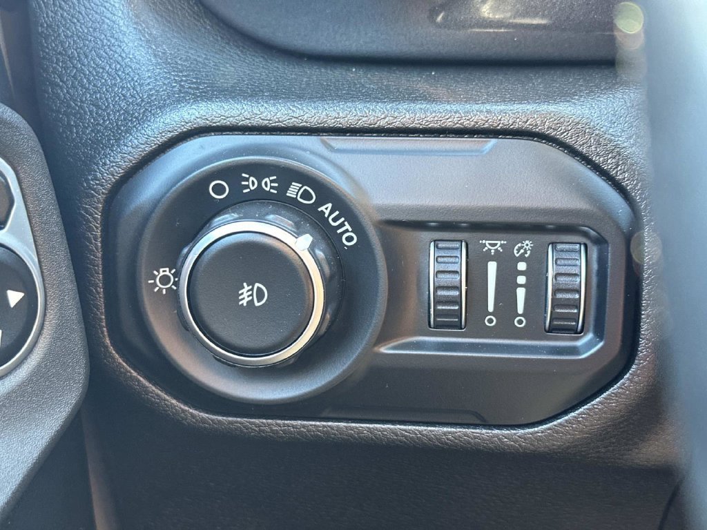 Used 2020 Jeep Wrangler Unlimited Sport AWD/4WD image 27