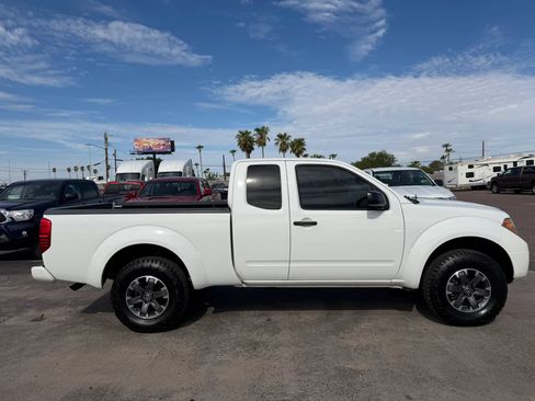 Used 2015 Nissan Frontier Desert Runner RWD image 12