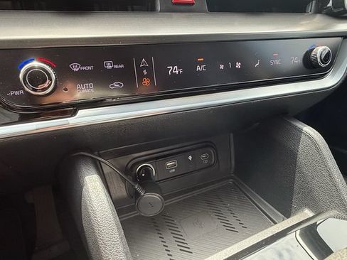 Used 2025 Kia Sportage EX w/ Premium Package FWD image 26