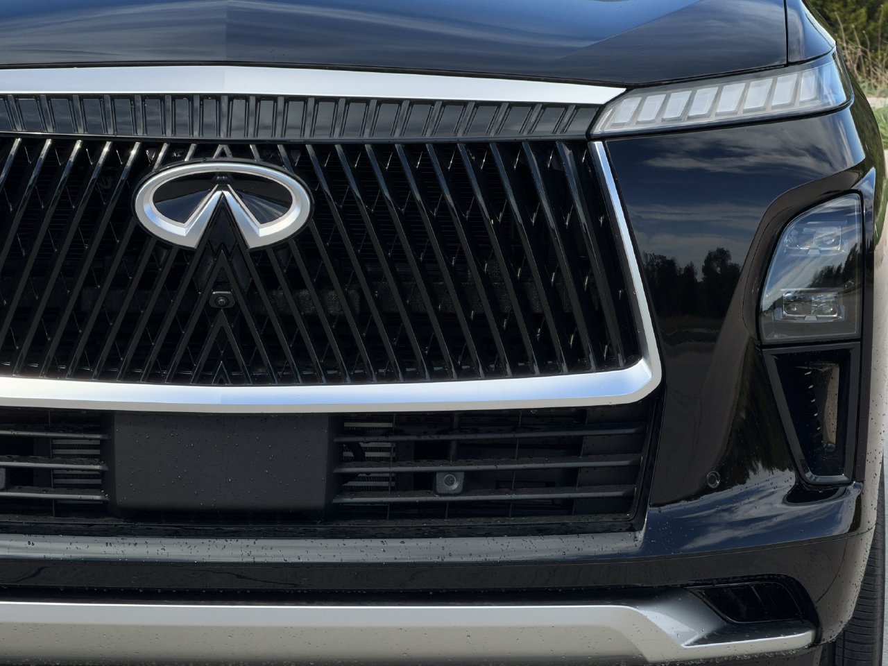 New 2027 INFINITI QX80 Luxe RWD image 5