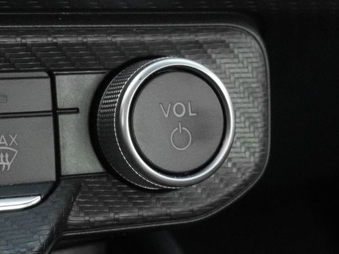 Used 2025 Ford Mustang GT Premium RWD image 31