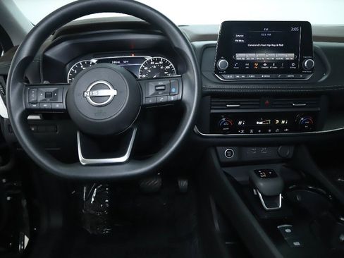 Used 2023 Nissan Rogue SV image 27