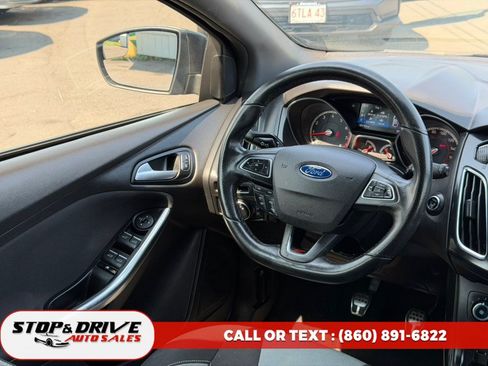 Used 2015 Ford Focus ST FWD image 13