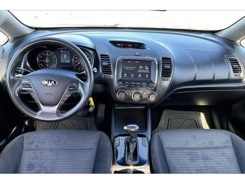 Used 2018 Kia Forte LX w/ LX Popular Package image 16