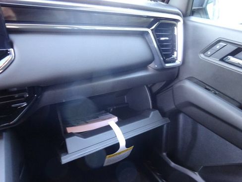 New 2026 GMC Canyon Elevation w/ Convenience Package RWD image 27