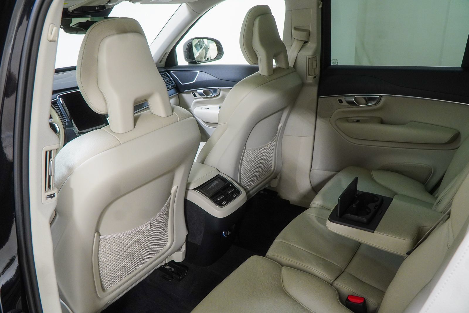 Used 2020 Volvo XC90 T6 Momentum w/ Protection Package Premier AWD/4WD image 44