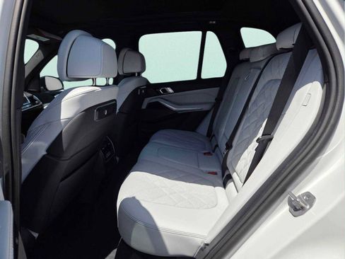 New 2026 BMW X5 sDrive40i w/ M Sport Package RWD image 9