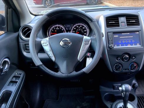 Used 2019 Nissan Versa SV image 5