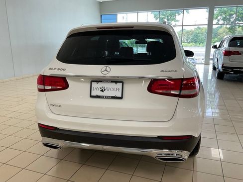 Used 2019 Mercedes-Benz GLC 300 4MATIC image 5