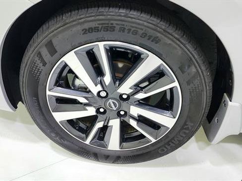 Certified 2025 Nissan Versa SV w/ Trunk Package FWD image 36