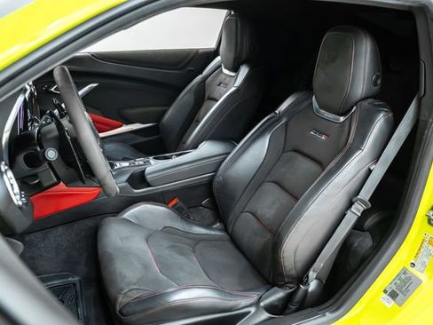 Used 2021 Chevrolet Camaro ZL1 RWD image 21