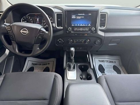 Used 2023 Nissan Frontier SV image 9