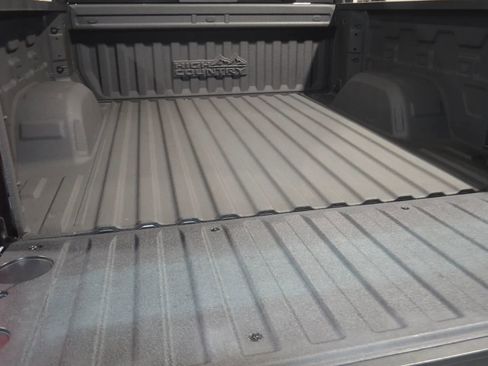 Used 2024 Chevrolet Silverado 1500 High Country image 11