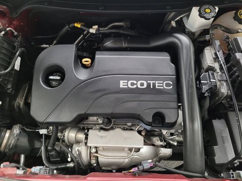 Used 2018 Chevrolet Equinox LT FWD image 30