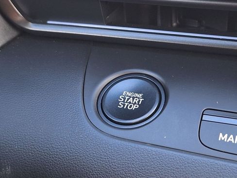 New 2025 Hyundai Elantra SEL image 24