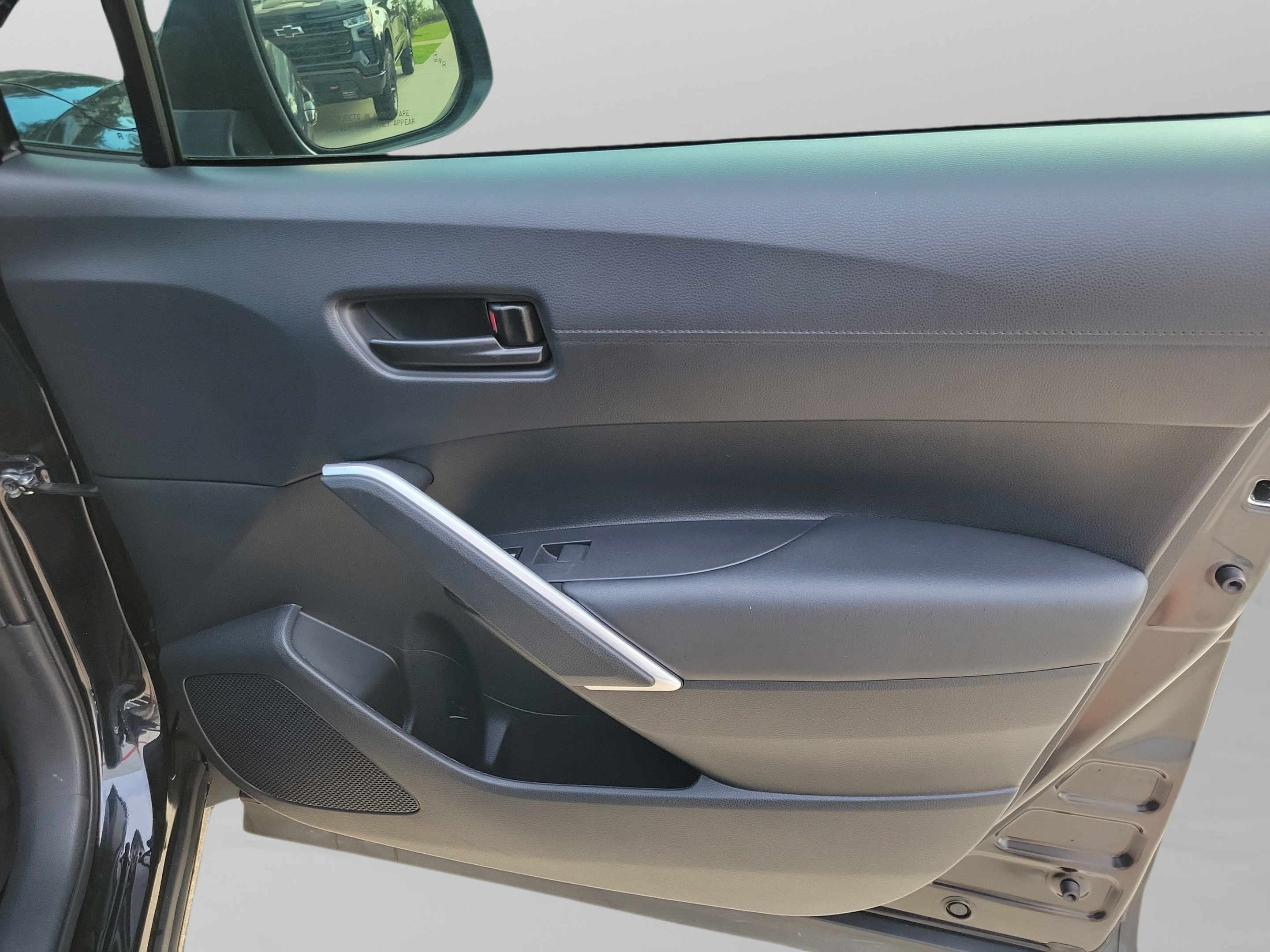 Used 2024 Toyota Corolla Cross LE FWD image 30