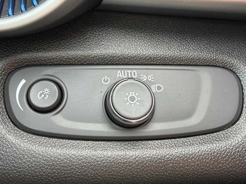 Used 2026 Chevrolet Trax LS FWD image 15