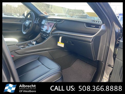 New 2025 Jeep Grand Cherokee Limited image 15