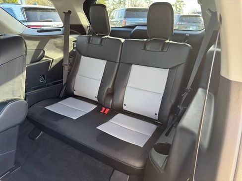 Used 2022 Ford Explorer XLT w/ Equipment Group 202A image 22