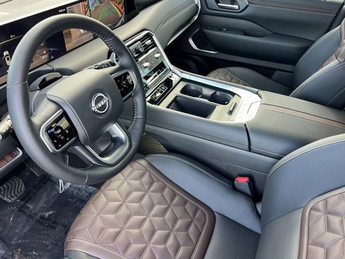 New 2026 Nissan Armada Platinum image 10