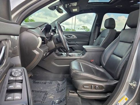 Used 2023 Chevrolet Traverse LT w/ LT Premium Package AWD/4WD image 24
