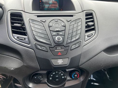Used 2015 Ford Fiesta S image 22