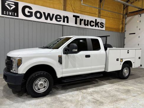 Used 2018 Ford F250 XL w/ Power Equipment Group image 4