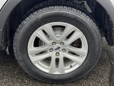 Certified 2018 Ford Explorer XLT image 47