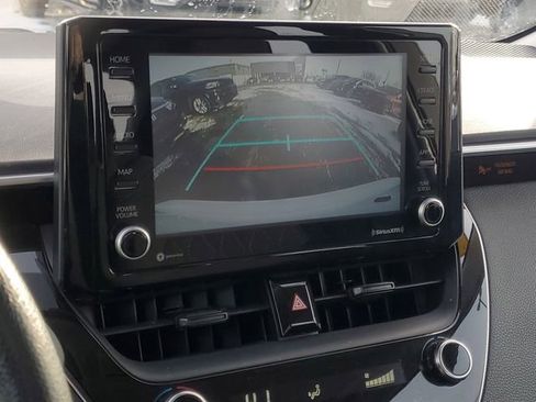 Used 2022 Toyota Corolla LE image 16