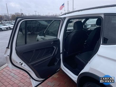 Used 2023 Volkswagen Tiguan SE R-Line image 27