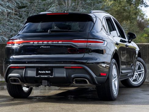 Certified 2025 Porsche Macan image 11
