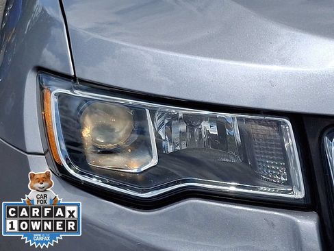 Used 2021 Jeep Grand Cherokee Laredo X AWD/4WD image 9